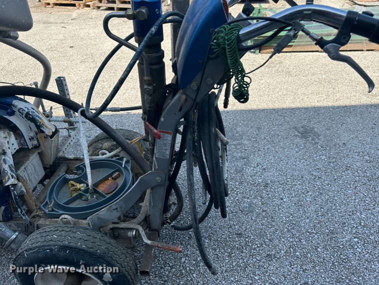 image for item LE9622 Graco LineLazer 200HS  paint striper