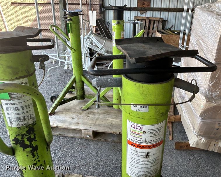 image for item LE9623 ARI Hetra  lifts