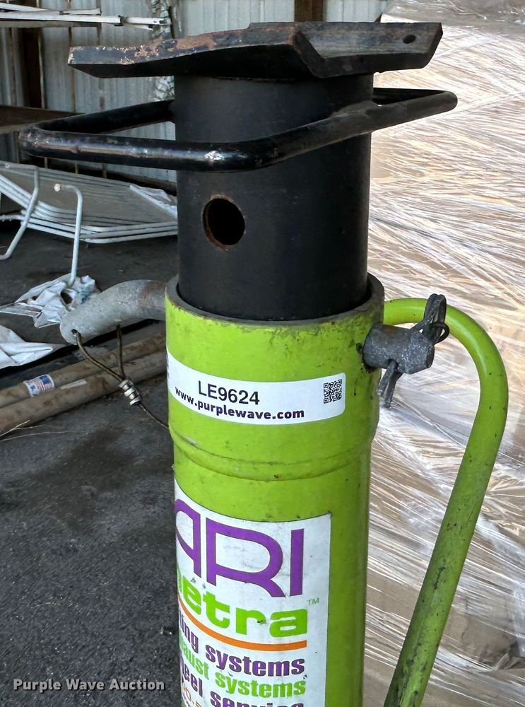 image for item LE9624 ARI Hetra  lifts