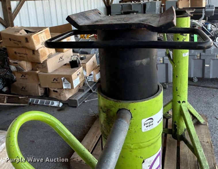 image for item LE9624 ARI Hetra  lifts