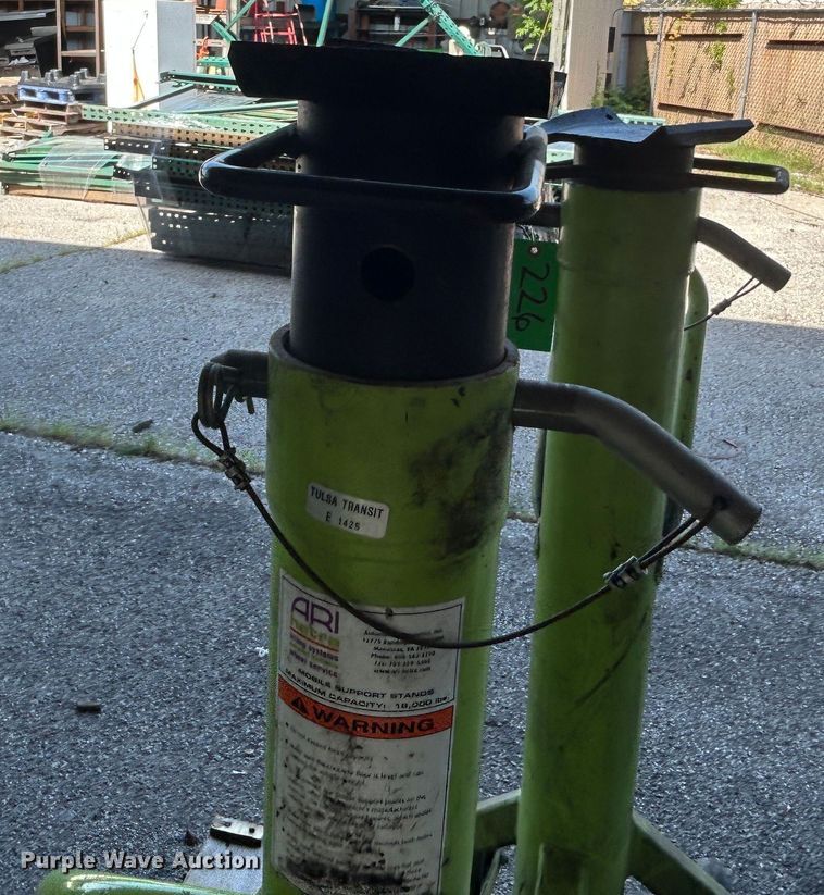 image for item LE9624 ARI Hetra  lifts