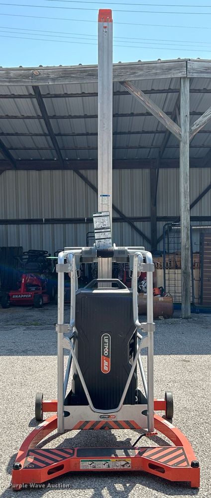 image for item LE9631 JLG FS80 Liftpod  vertical lift