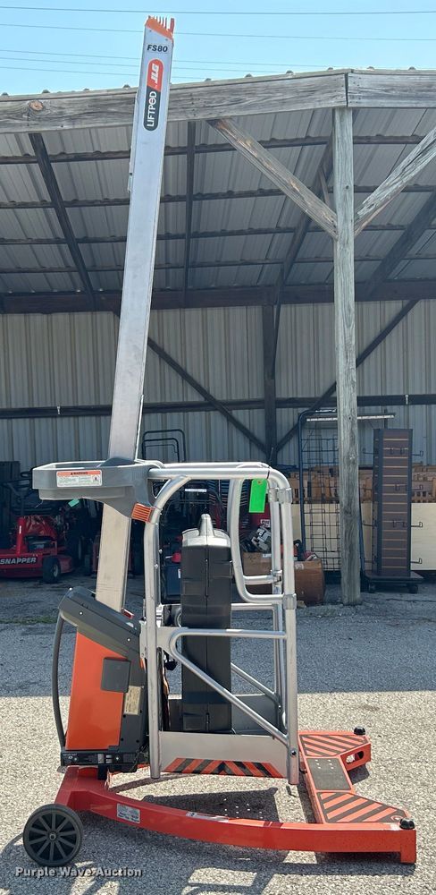 image for item LE9631 JLG FS80 Liftpod  vertical lift