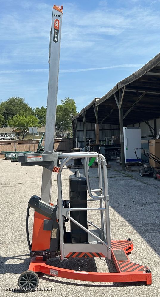image for item LE9631 JLG FS80 Liftpod  vertical lift