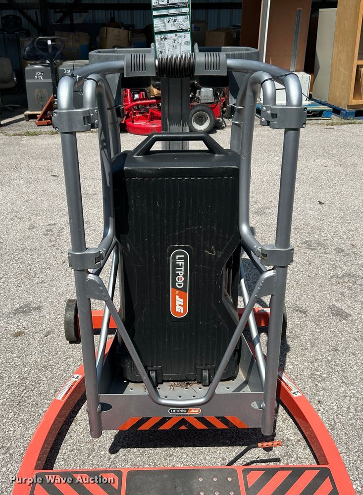 image for item LE9631 JLG FS80 Liftpod  vertical lift