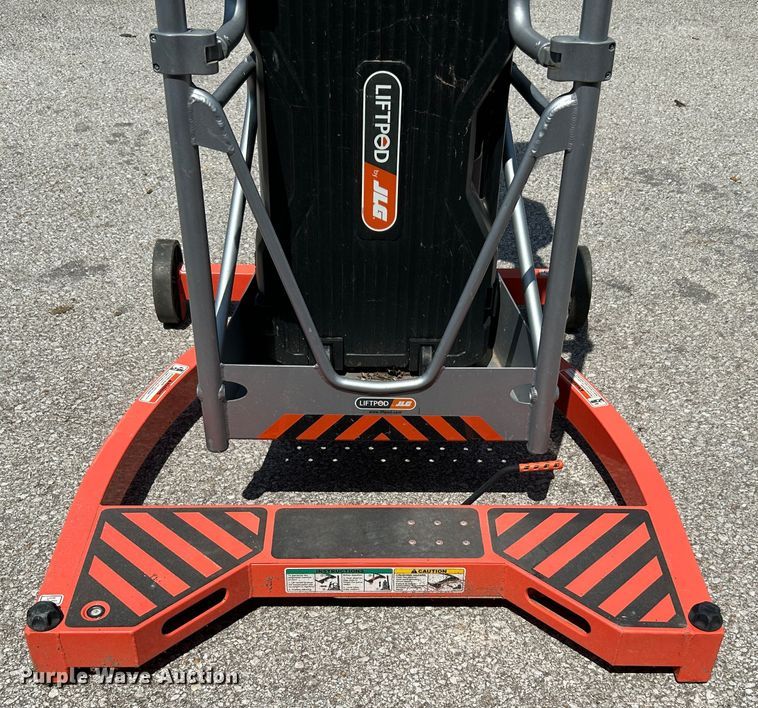 image for item LE9631 JLG FS80 Liftpod  vertical lift