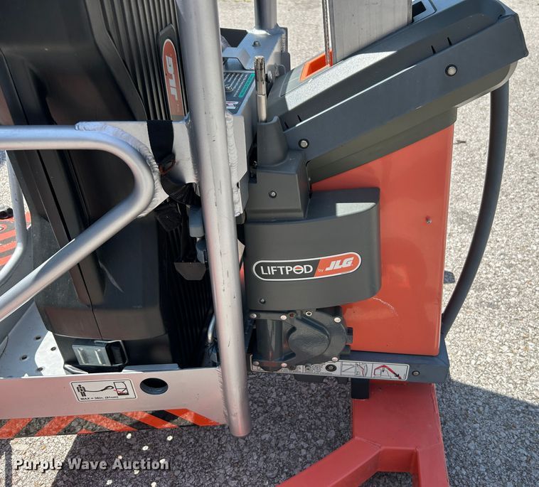 image for item LE9631 JLG FS80 Liftpod  vertical lift