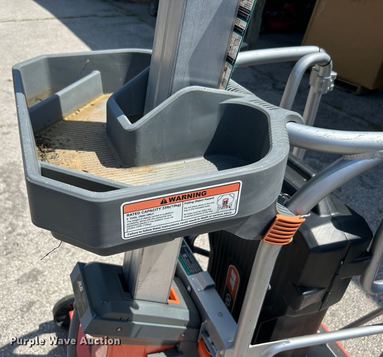 image for item LE9631 JLG FS80 Liftpod  vertical lift