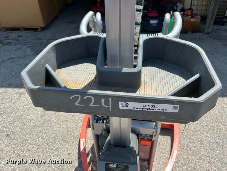 image for item LE9631 JLG FS80 Liftpod  vertical lift