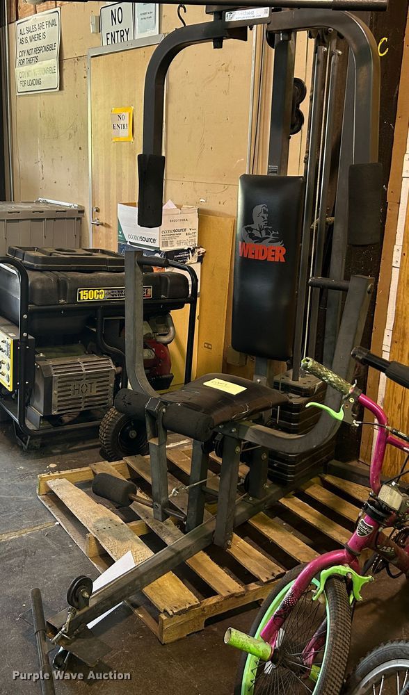 image for item LE9642 Weider  weight machine