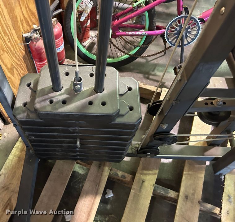 image for item LE9642 Weider  weight machine