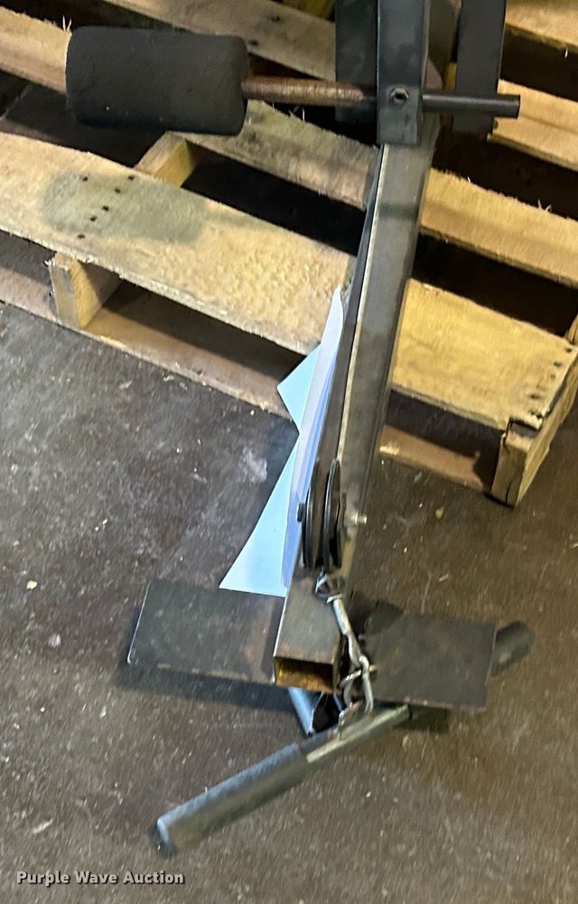 image for item LE9642 Weider  weight machine