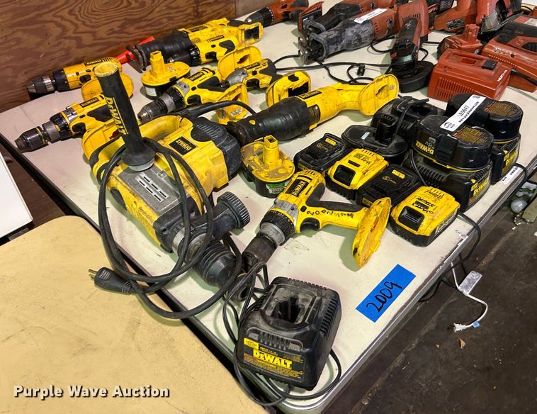 image for item LE9647 DeWalt  tools