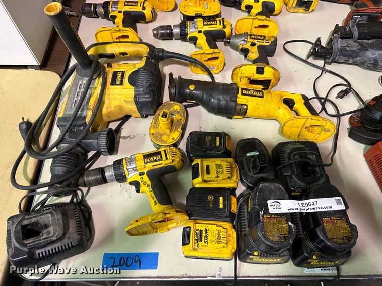 image for item LE9647 DeWalt  tools