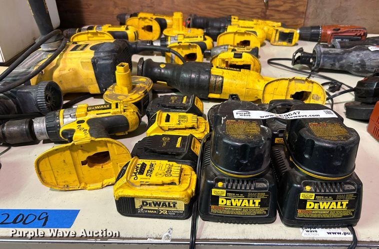 image for item LE9647 DeWalt  tools