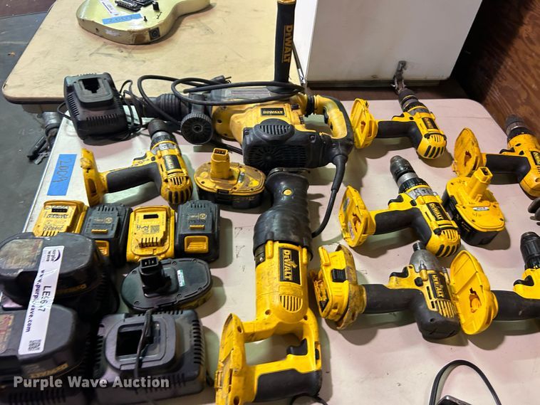 image for item LE9647 DeWalt  tools