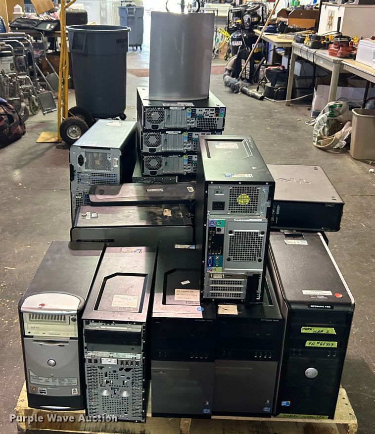 image for item LE9652 Dell  CPUs