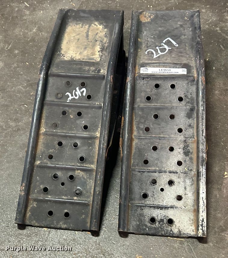 image for item LE9658 Vehicle ramps