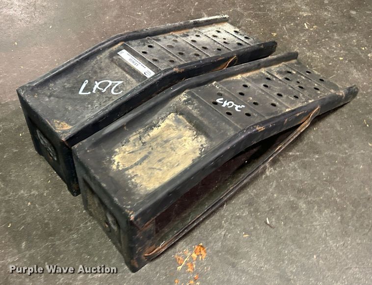 image for item LE9658 Vehicle ramps