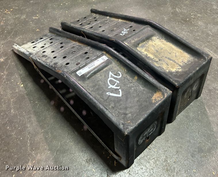 image for item LE9658 Vehicle ramps