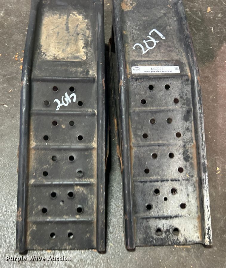 image for item LE9658 Vehicle ramps