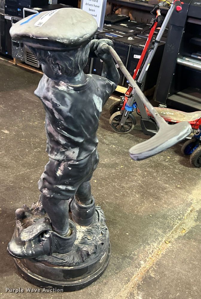 image for item LE9662 Lawn statue