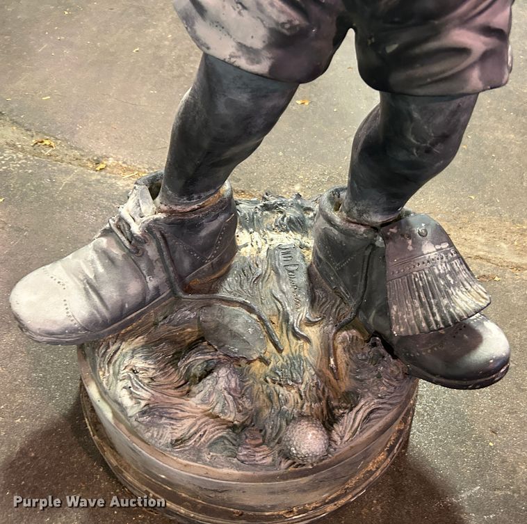 image for item LE9662 Lawn statue