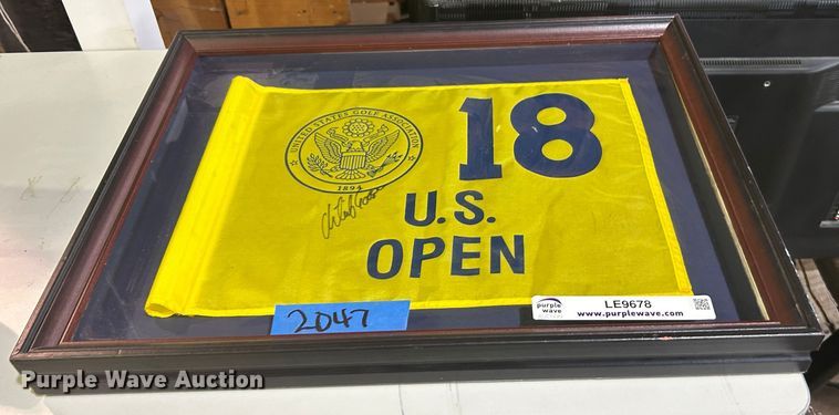 image for item LE9678 Golf memorabilia