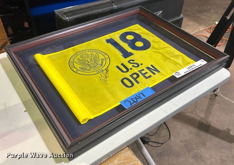 image for item LE9678 Golf memorabilia