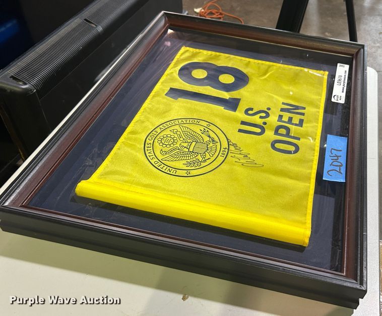 image for item LE9678 Golf memorabilia