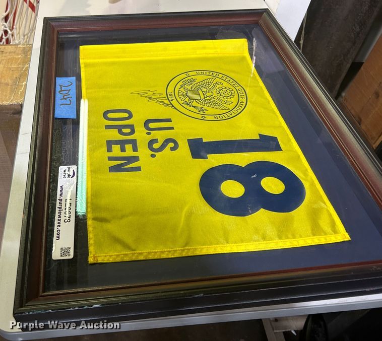 image for item LE9678 Golf memorabilia