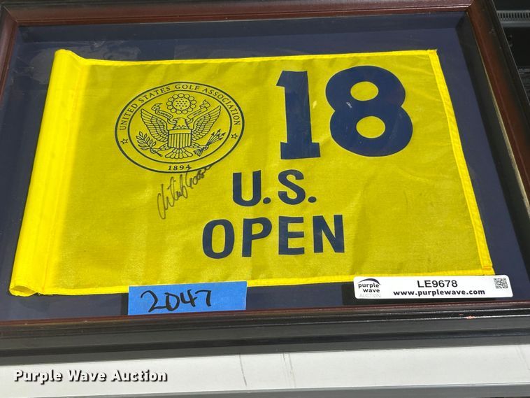 image for item LE9678 Golf memorabilia