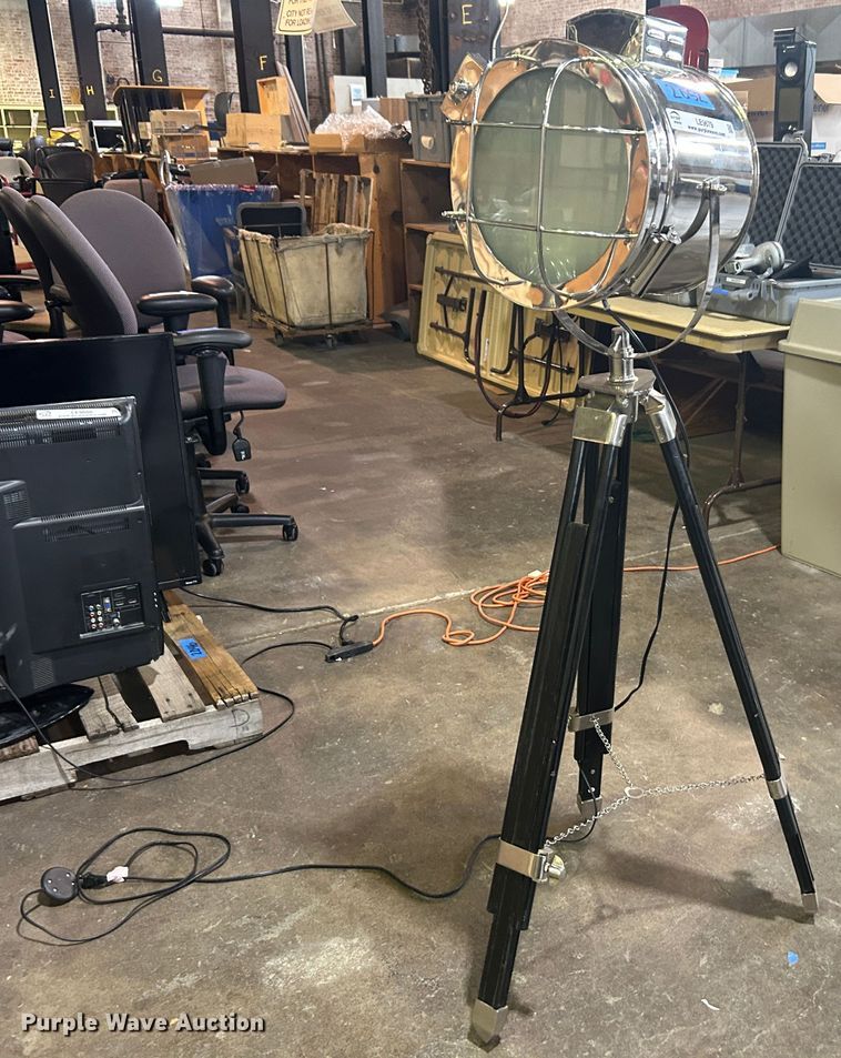 image for item LE9679 Spot light