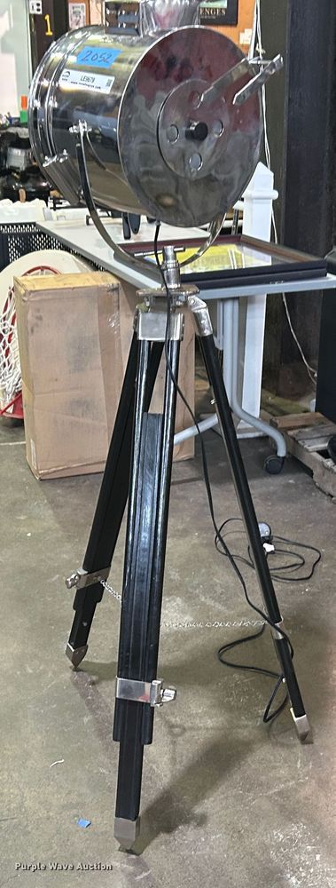 image for item LE9679 Spot light