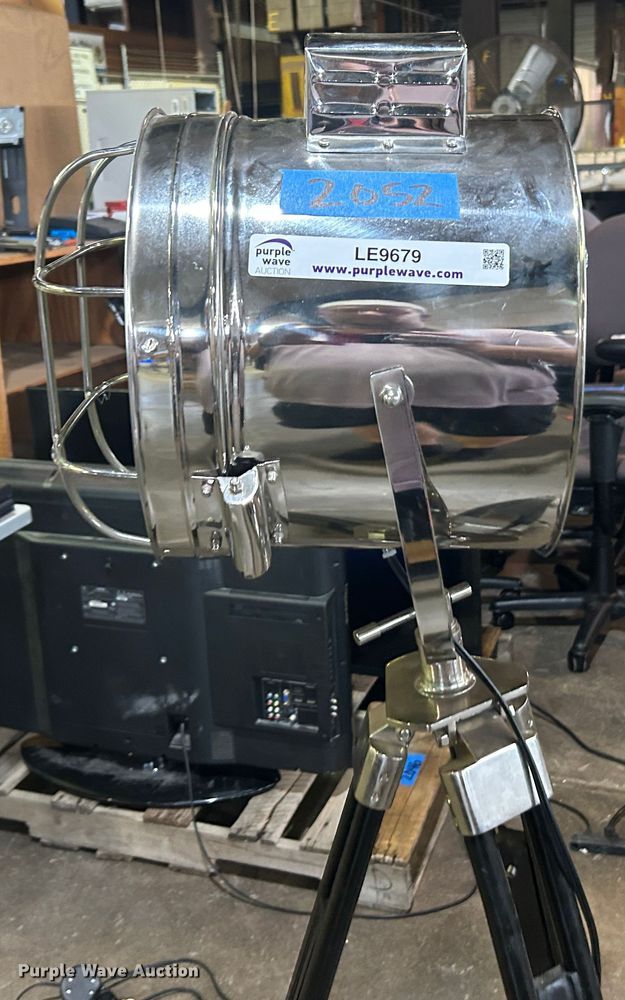 image for item LE9679 Spot light