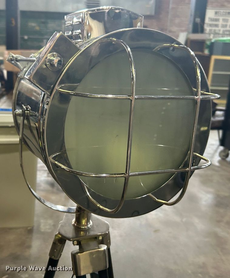 image for item LE9679 Spot light