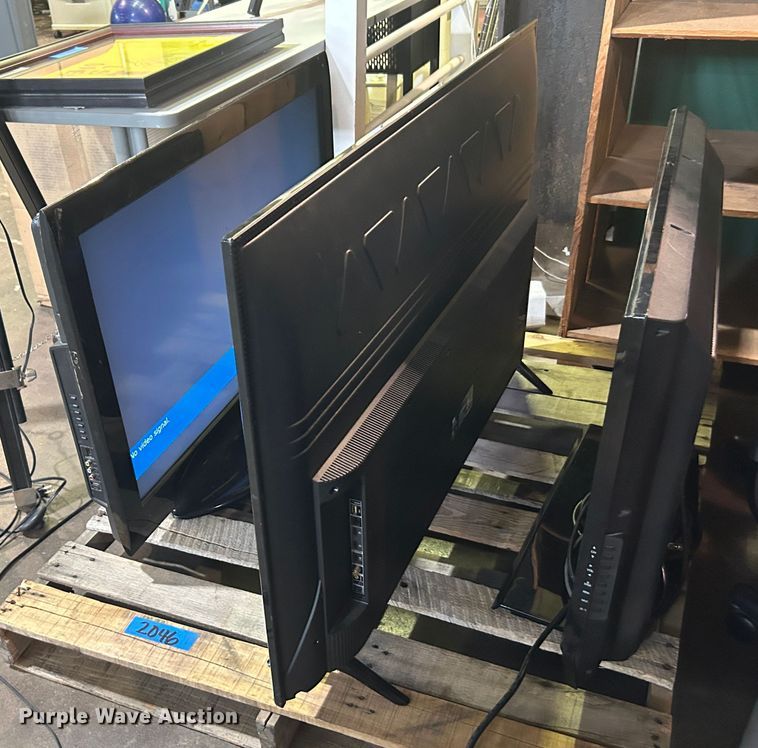 image for item LE9680 (3) televisions