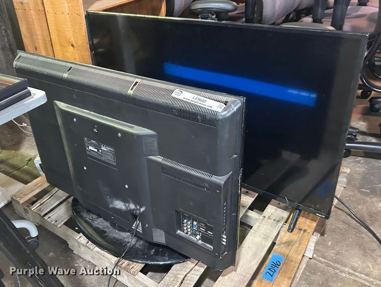 image for item LE9680 (3) televisions