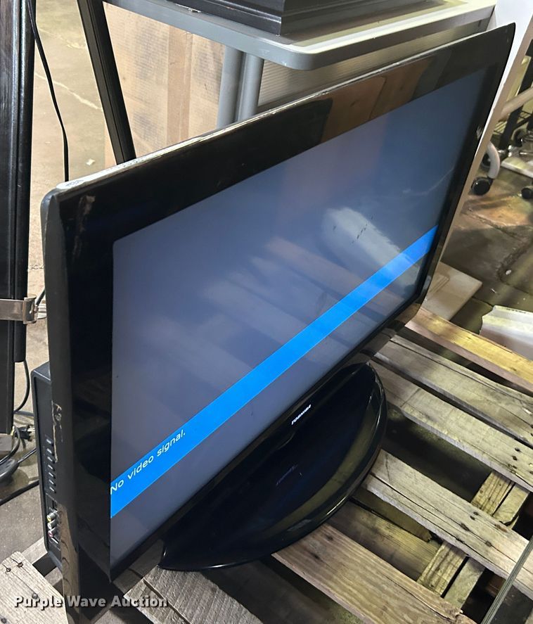 image for item LE9680 (3) televisions