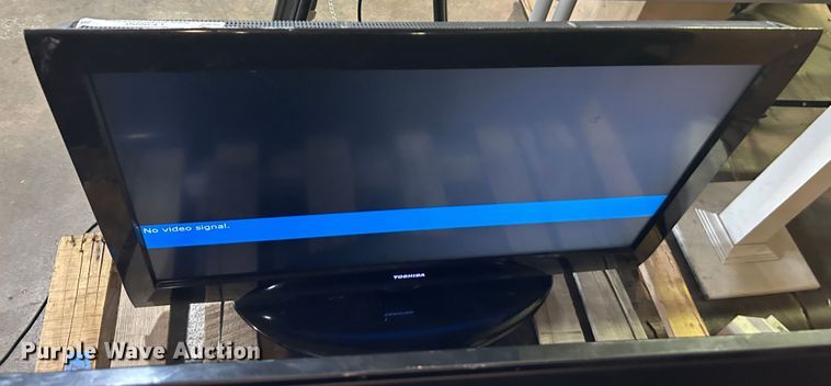 image for item LE9680 (3) televisions