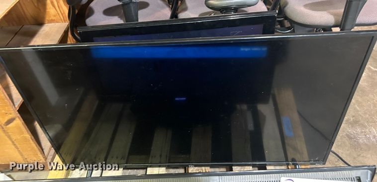 image for item LE9680 (3) televisions