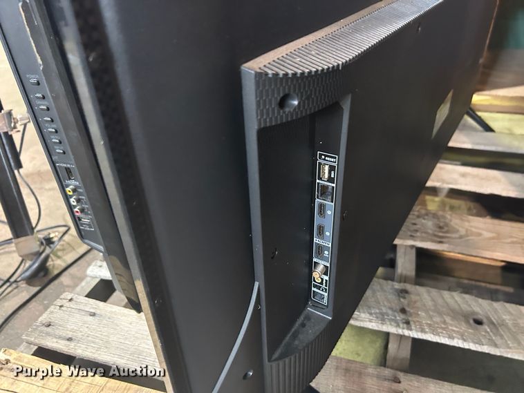 image for item LE9680 (3) televisions