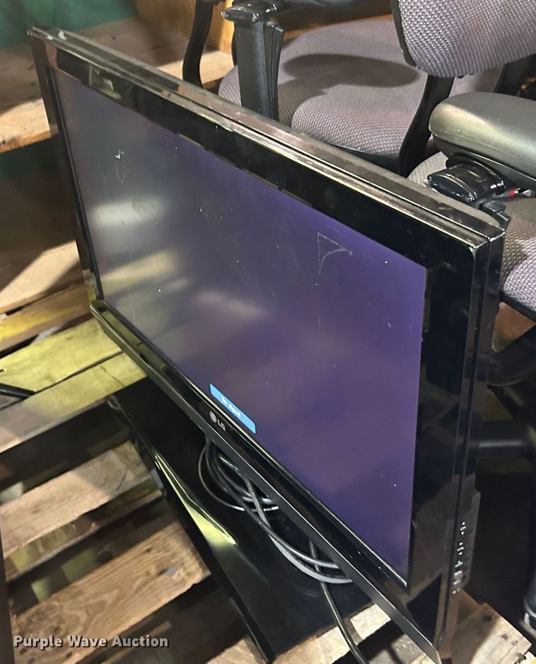 image for item LE9680 (3) televisions