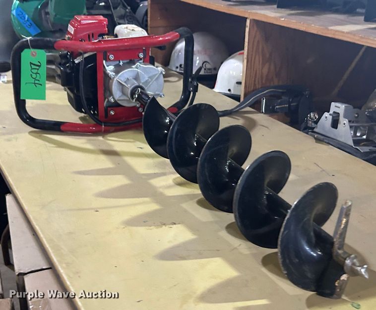 image for item LE9687 Predator  auger