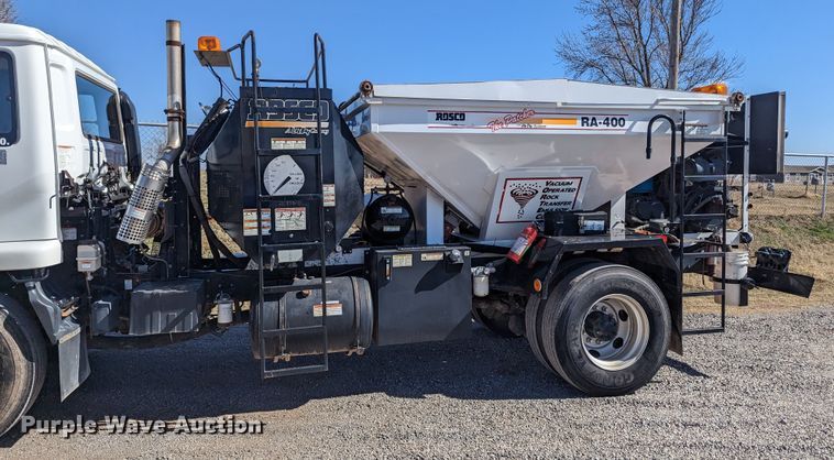 image for item LF9650 2010 Nissan 3300  pothole patcher truck