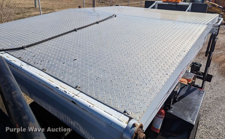 image for item LF9650 2010 Nissan 3300  pothole patcher truck