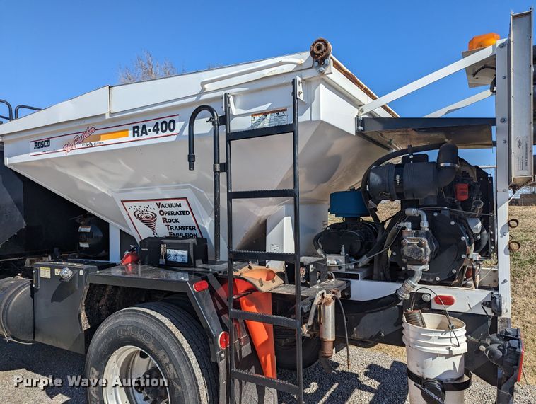 image for item LF9650 2010 Nissan 3300  pothole patcher truck