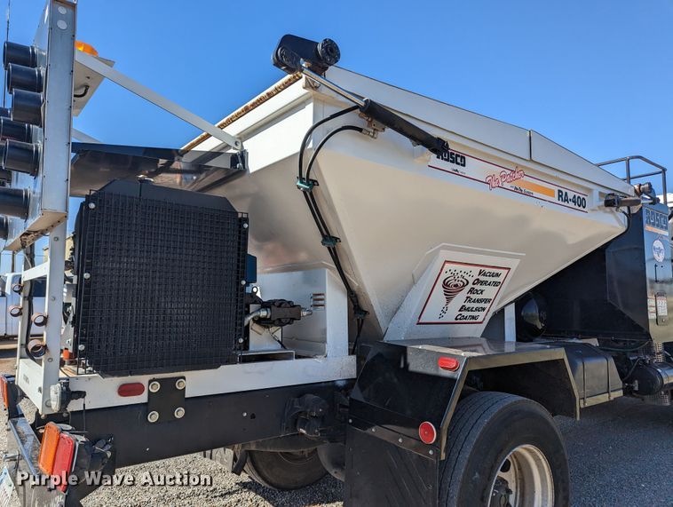 image for item LF9650 2010 Nissan 3300  pothole patcher truck