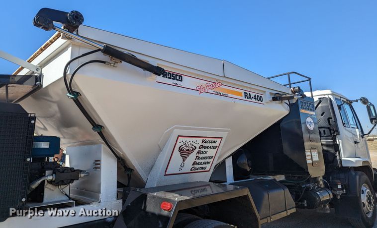 image for item LF9650 2010 Nissan 3300  pothole patcher truck