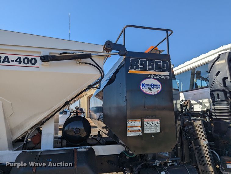 image for item LF9650 2010 Nissan 3300  pothole patcher truck